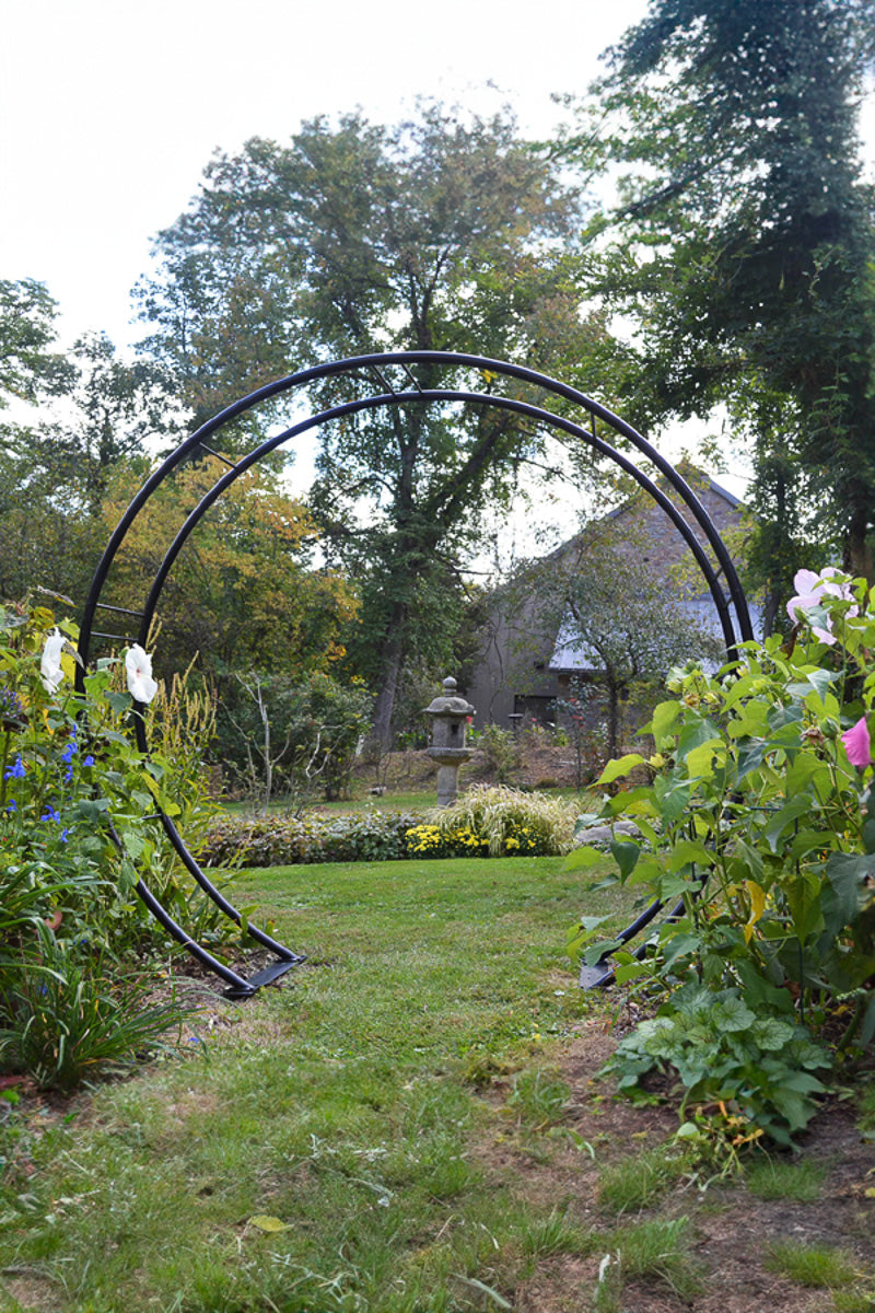 ARBOR, MOON GATE 84"x 89" MTL