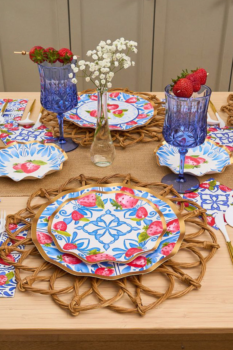 Sophistiplate Bleu Strawberries Wavy Salad Plates 8/pk