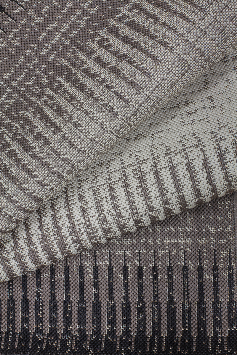 Treasure Garden Ombre Outdoor Rug 5’3”x7’4” Taupe
