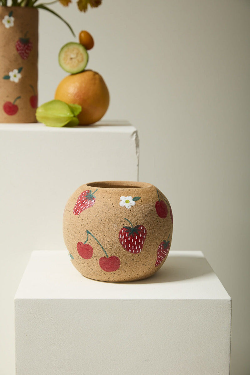 Cherry Vase 6"x 5" Brown
